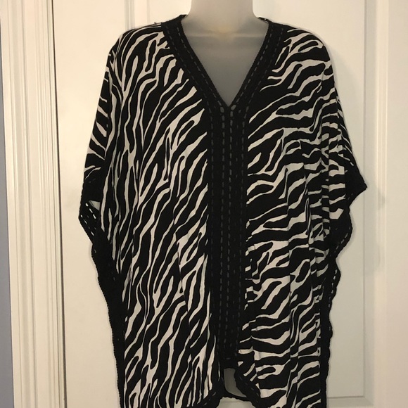 Liz Lange Zebra Print Poncho Top Size XS/S - Picture 3 of 16